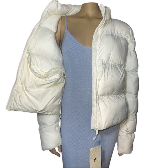 NWT Fabletics women’s essential puffer cropped, insulated jacket Size L - Picture 12 of 15
